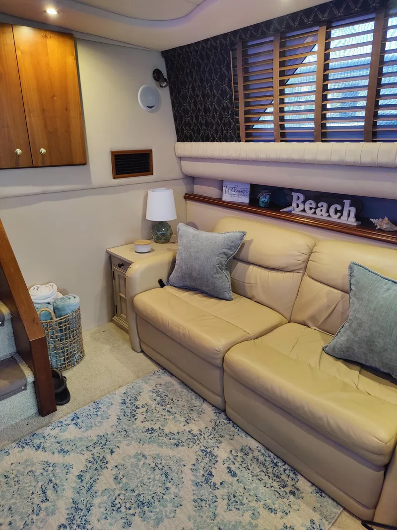 Slide: The Image of Interior of 2001 Cruisers Yachts 3750 Motoryacht with dining area. - 22