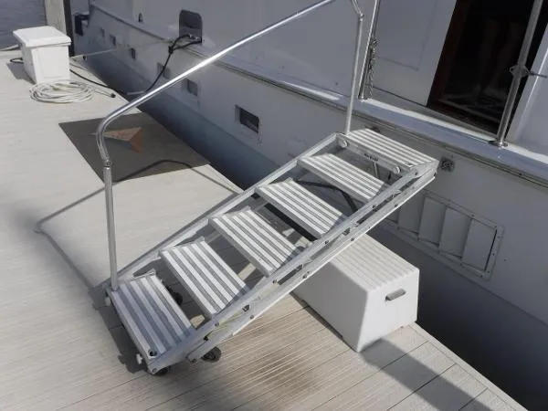 Slide: The Image of Hatteras 58 Yacht Fisherman 1977 - 7