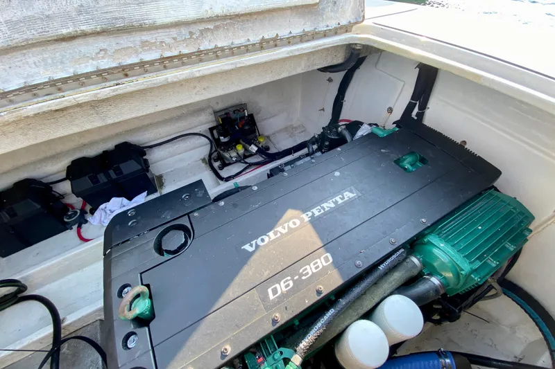 Slide: The Image of Volvo Penta D6-380 engine in a 2003 Custom O.C. Parasail 28 boat. - 24