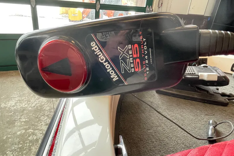 Slide: The Image of Trolling motor control on 2000 Skeeter SL 200 boat, featuring MotorGuide ZX Series. - 5