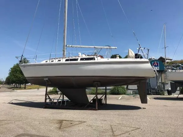 Slide: The Image of Catalina 34 1986 - 1