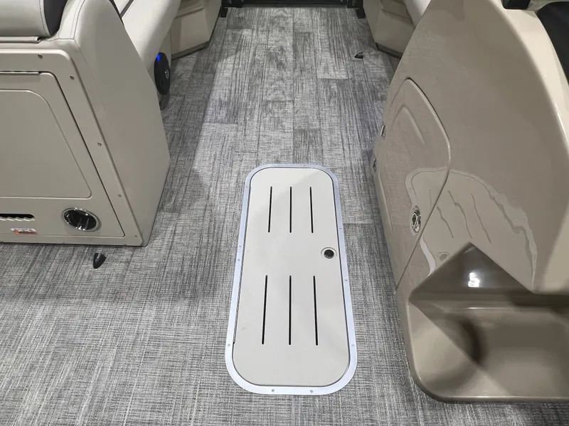 Slide: The Image of Bentley Pontoons Legacy 223 Swingback Tritoon & Honda 4-Stroke EFI 2026 - 21