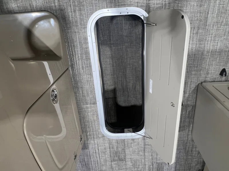 Slide: The Image of Bentley Pontoons Legacy 223 Swingback Tritoon & Honda 4-Stroke EFI 2026 - 22