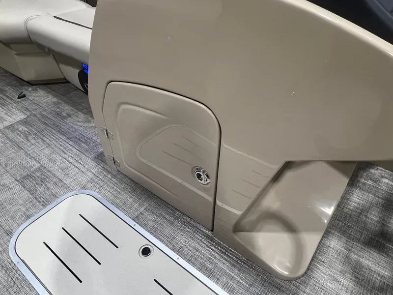 Slide: The Image of Bentley Pontoons Legacy 223 Swingback Tritoon & Honda 4-Stroke EFI 2026 - 23