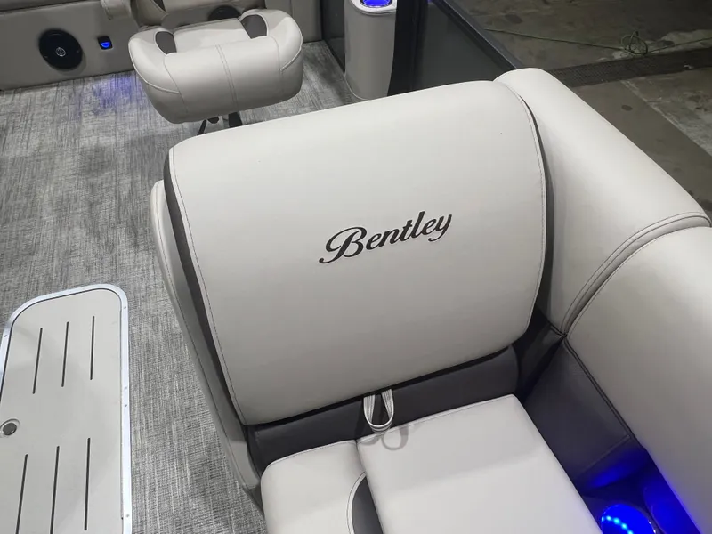Slide: The Image of Bentley Pontoons Legacy 223 Swingback Tritoon & Honda 4-Stroke EFI 2026 - 25