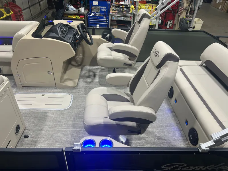 Slide: The Image of Bentley Pontoons Legacy 223 Swingback Tritoon & Honda 4-Stroke EFI 2026 - 3