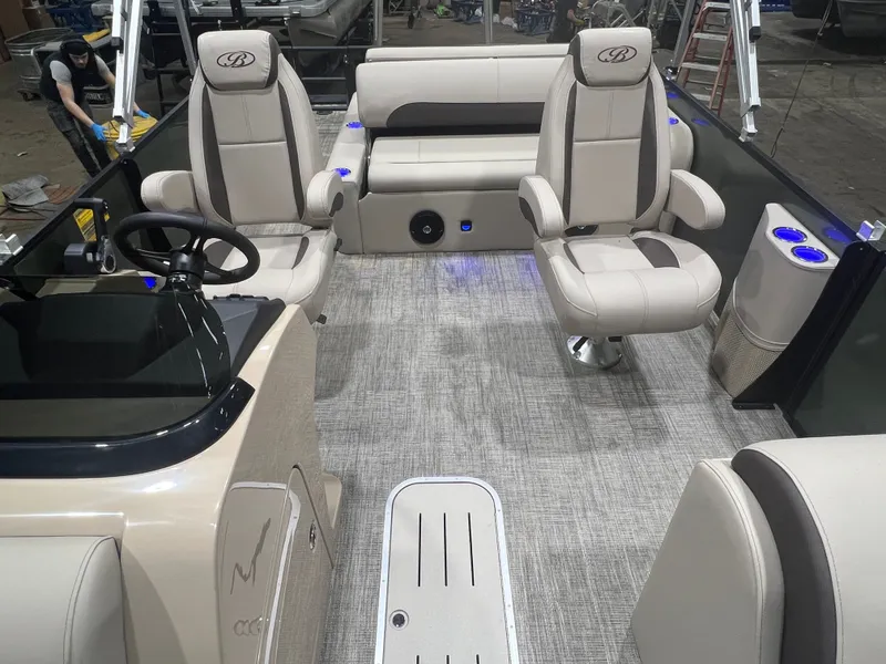 Slide: The Image of Bentley Pontoons Legacy 223 Swingback Tritoon & Honda 4-Stroke EFI 2026 - 7