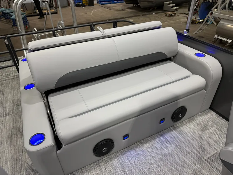 Slide: The Image of Bentley Pontoons Legacy 220 Swingback & Honda 4-Stroke EFI 2026 - 16