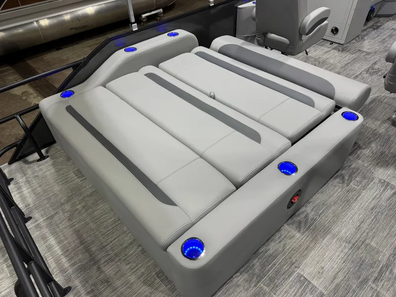 Slide: The Image of Bentley Pontoons Legacy 220 Swingback & Honda 4-Stroke EFI 2026 - 19