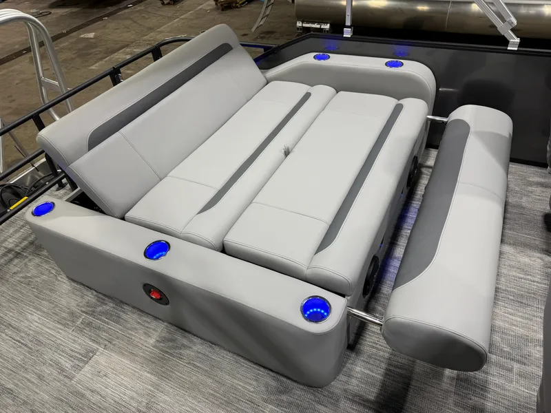 Slide: The Image of Bentley Pontoons Legacy 220 Swingback & Honda 4-Stroke EFI 2026 - 20