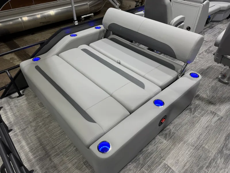 Slide: The Image of Bentley Pontoons Legacy 220 Swingback & Honda 4-Stroke EFI 2026 - 21