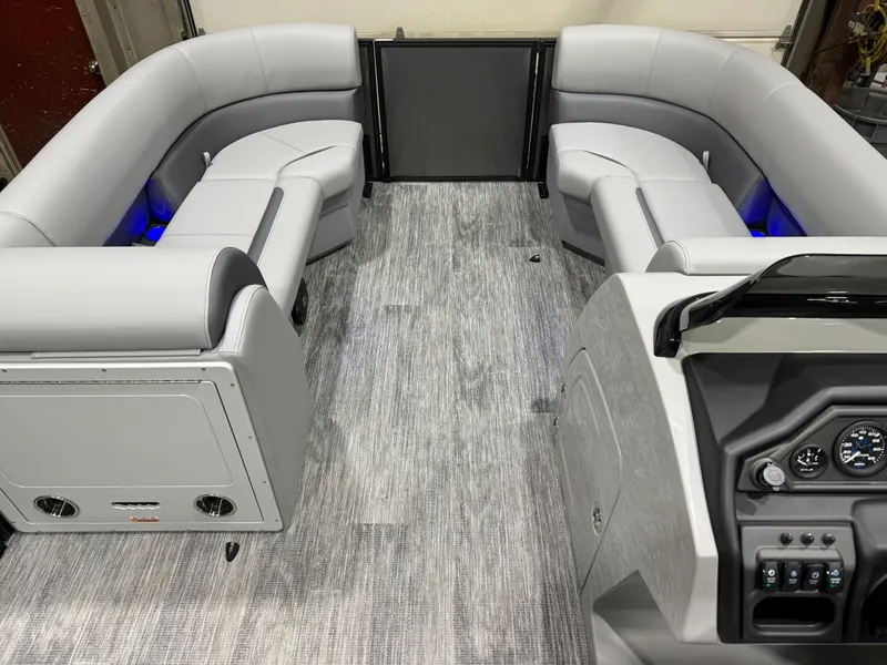 Slide: The Image of Bentley Pontoons Legacy 220 Swingback & Honda 4-Stroke EFI 2026 - 28