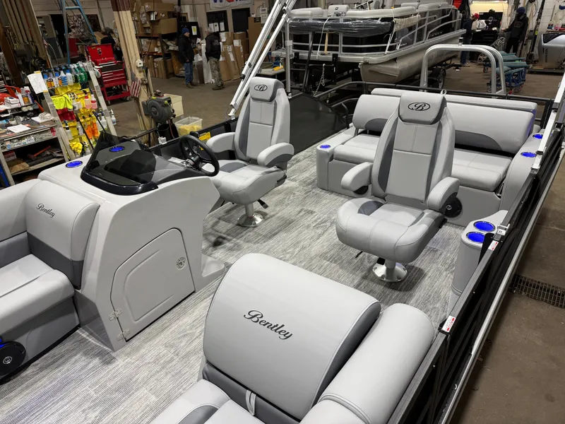 Slide: The Image of Bentley Pontoons Legacy 220 Swingback & Honda 4-Stroke EFI 2026 - 3