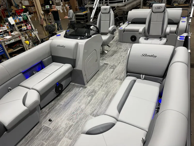 Slide: The Image of Bentley Pontoons Legacy 220 Swingback & Honda 4-Stroke EFI 2026 - 32