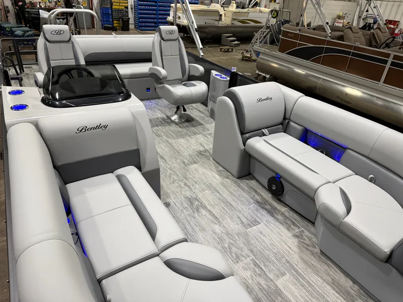 Slide: The Image of Bentley Pontoons Legacy 220 Swingback & Honda 4-Stroke EFI 2026 - 33