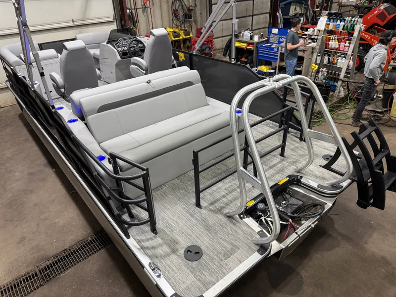 Slide: The Image of Bentley Pontoons Legacy 220 Swingback & Honda 4-Stroke EFI 2026 - 49