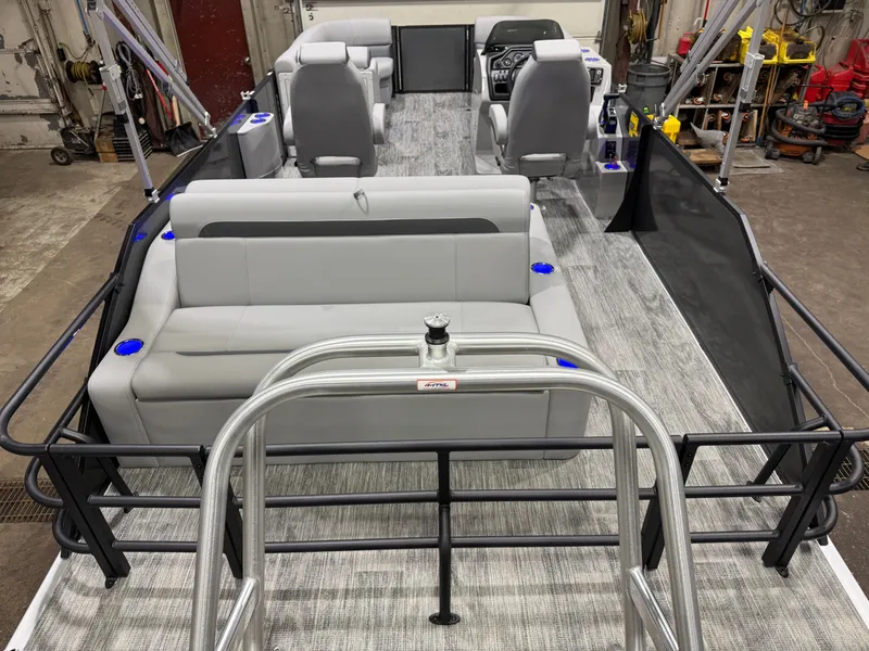 Slide: The Image of Bentley Pontoons Legacy 220 Swingback & Honda 4-Stroke EFI 2026 - 5