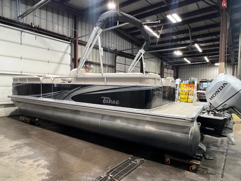 Slide: The Image of Tahoe 2280 Quad Lounge 2020 - 24