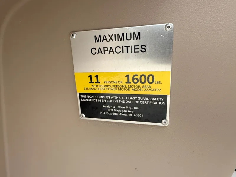 Slide: The Image of Tahoe 2280 Quad Lounge 2020 - 26