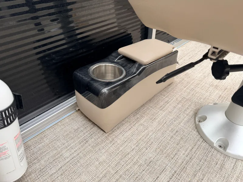 Slide: The Image of Tahoe 2280 Quad Lounge 2020 - 8