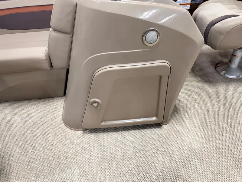 Slide: The Image of Bennington 22 SSR Quad Lounge Pontoon 2020 - 18