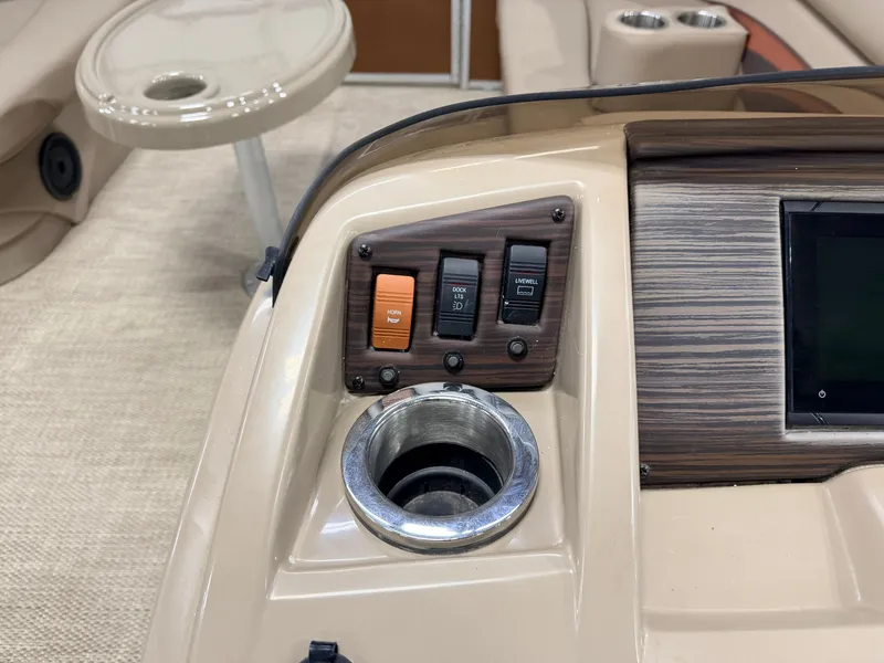 Slide: The Image of Bennington 22 SSR Quad Lounge Pontoon 2020 - 23
