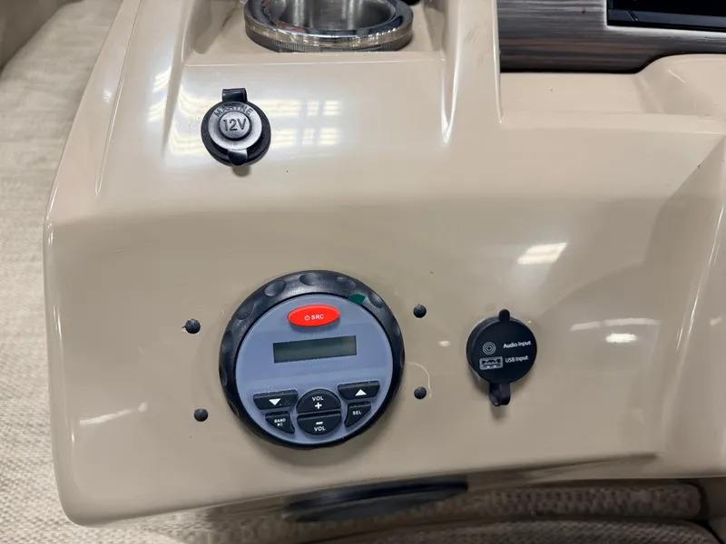 Slide: The Image of Bennington 22 SSR Quad Lounge Pontoon 2020 - 24