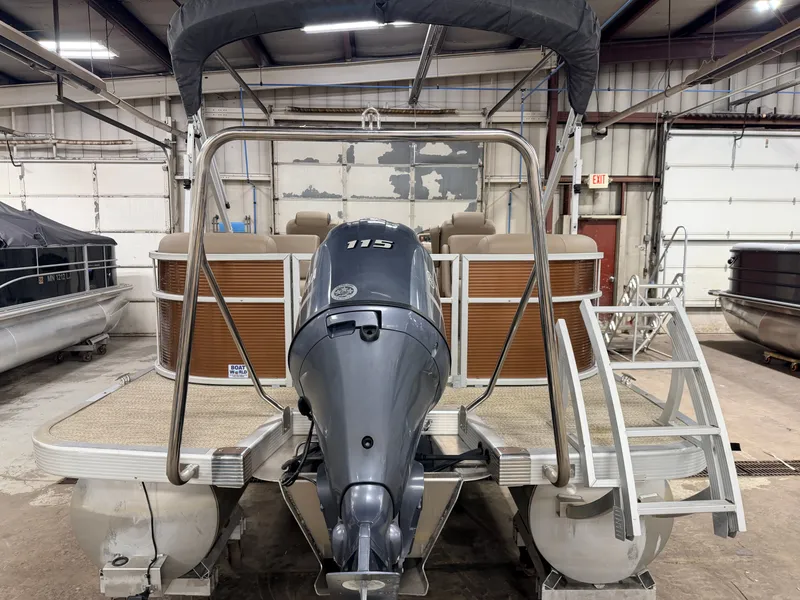 Slide: The Image of Bennington 22 SSR Quad Lounge Pontoon 2020 - 30