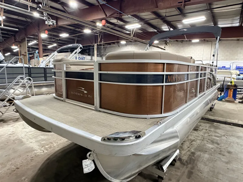 Slide: The Image of Bennington 22 SSR Quad Lounge Pontoon 2020 - 39
