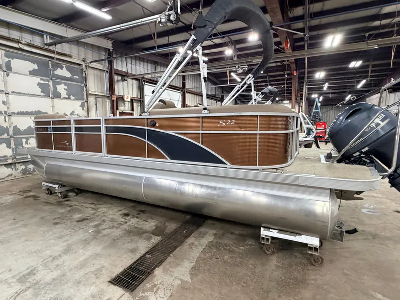 Slide: The Image of Bennington 22 SSR Quad Lounge Pontoon 2020 - 42
