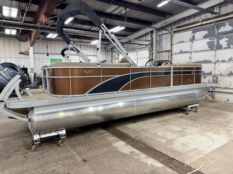 Slide: The Image of Bennington 22 SSR Quad Lounge Pontoon 2020 - 46