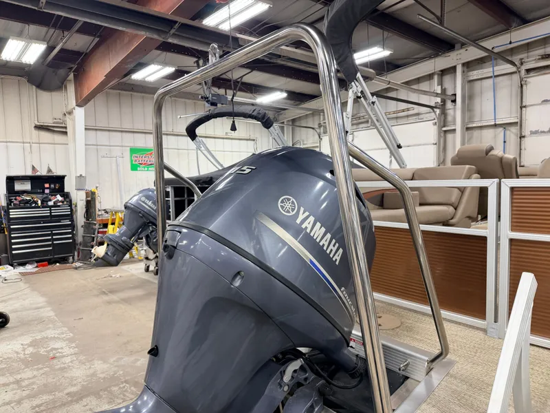 Slide: The Image of Bennington 22 SSR Quad Lounge Pontoon 2020 - 52