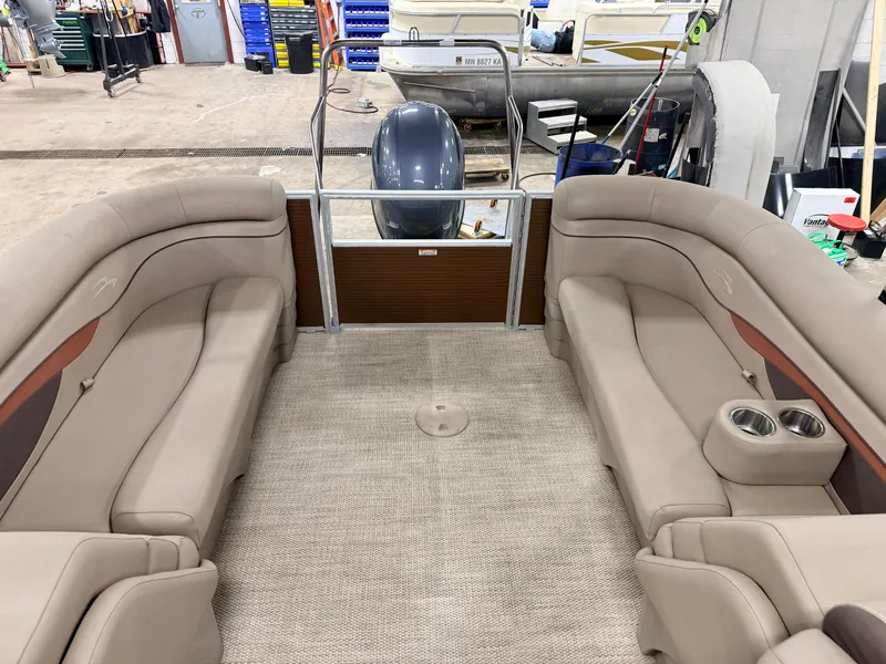 Slide: The Image of Bennington 22 SSR Quad Lounge Pontoon 2020 - 9