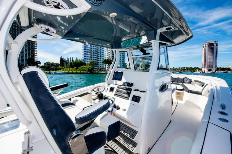 Slide: The Image of 2021 Tidewater 320 Cc - Image 16 - 16