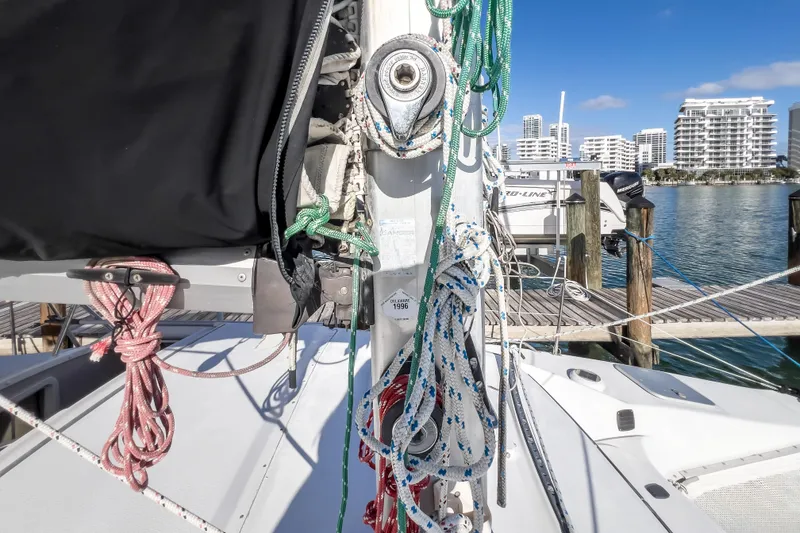 Slide: The Image of PDQ 32 LRC 1995 - 18