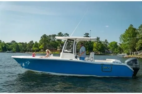 Slide: The Image of Sea Hunt Ultra 255 SE 2026 - 6