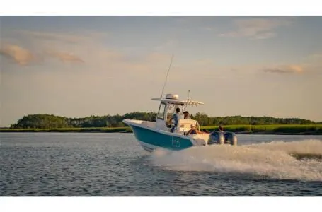 Slide: The Image of Sea Hunt Ultra 265 SE 2026 - 3