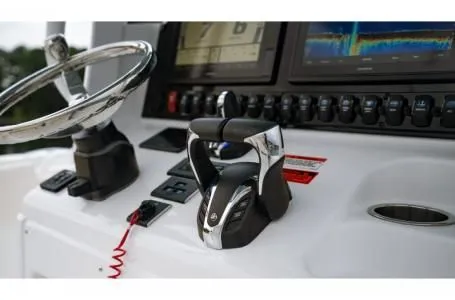 Slide: The Image of Sea Hunt Ultra 265 SE 2026 - 7