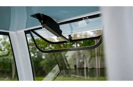 Slide: The Image of Sea Hunt Ultra 265 SE 2026 - 8