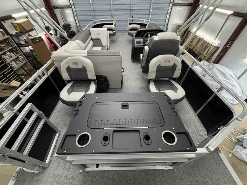 Slide: The Image of Sun Tracker Fishin' Barge 20 DLX 2026 - 12