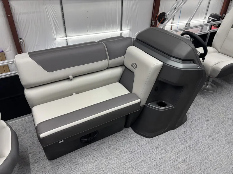 Slide: The Image of Sun Tracker Fishin' Barge 20 DLX 2026 - 18