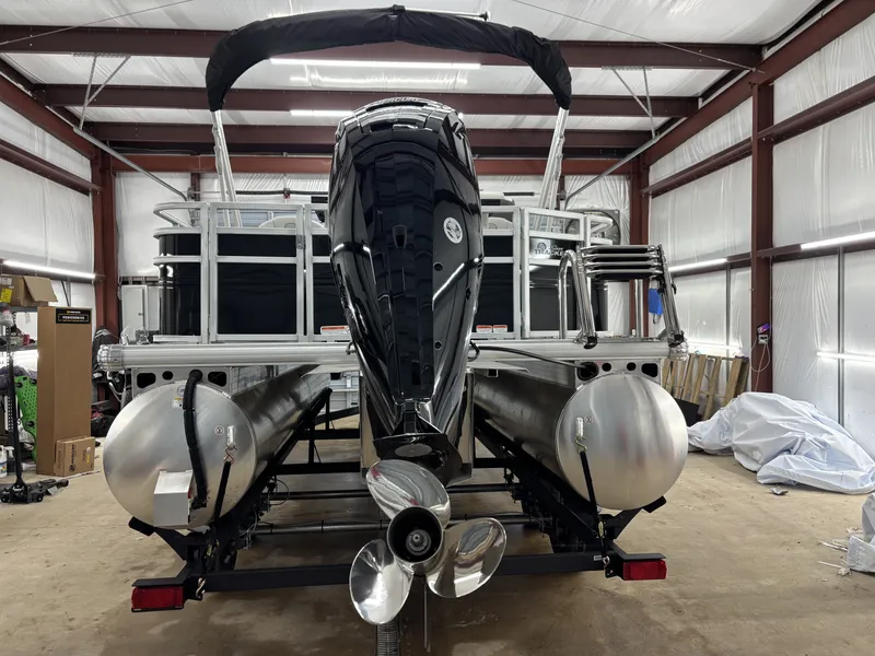 Slide: The Image of Sun Tracker Fishin' Barge 20 DLX 2026 - 4