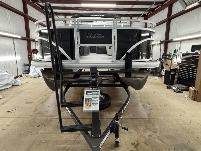 Slide: The Image of Sun Tracker Fishin' Barge 20 DLX 2026 - 5