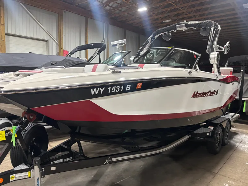 The Image of MasterCraft X24 2019 - 1