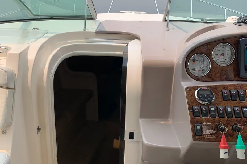 Slide: The Image of Interior view of 2006 Rinker Fiesta Vee 300 boat. - 4