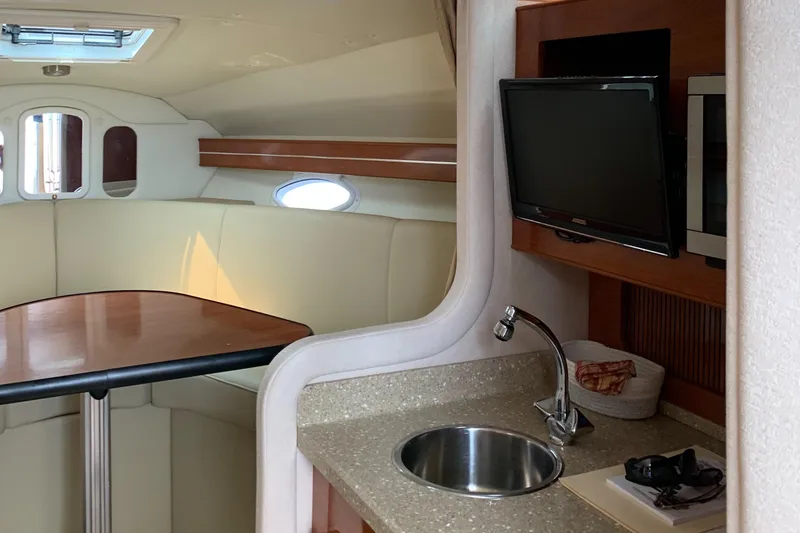 Slide: The Image of Interior of 2006 Rinker Fiesta Vee 300 yacht. - 8