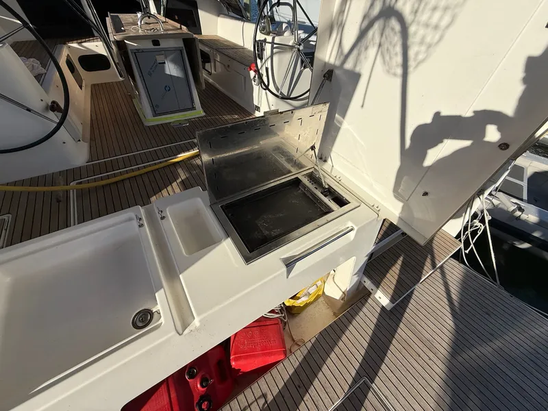 Slide: The Image of Dufour 560 2015 - 27