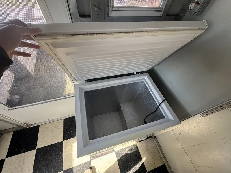 Slide: The Image of American Pontoon 30' Food Service Boat 2013 - 11