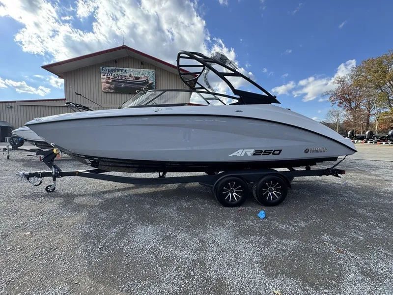 Slide: The Image of Yamaha AR250 2026 - 2