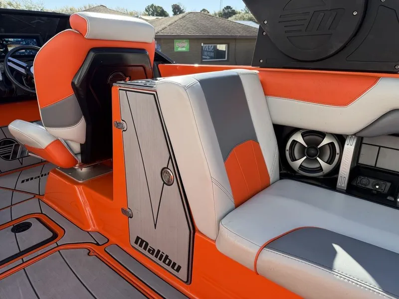 Slide: The Image of Malibu Wakesetter 25 LSV 2019 - 20